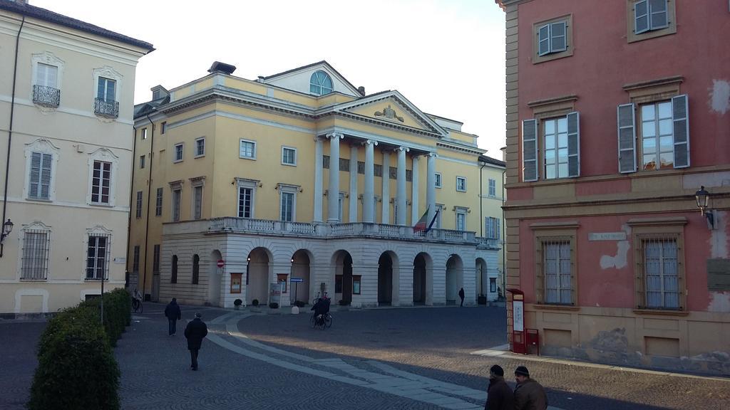 Residenza Teatro Piacenza Exterior foto